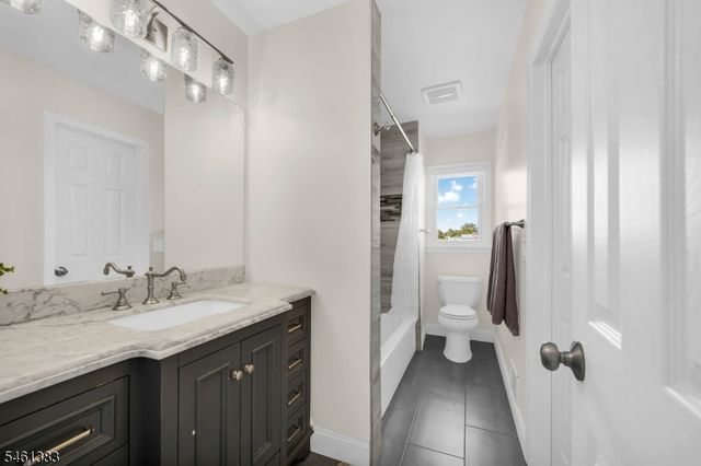 137 Hollywood Ave, Fairfield Twp., NJ 07004