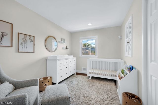 137 Hollywood Ave, Fairfield Twp., NJ 07004