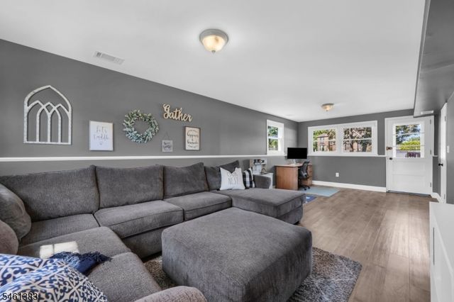 137 Hollywood Ave, Fairfield Twp., NJ 07004