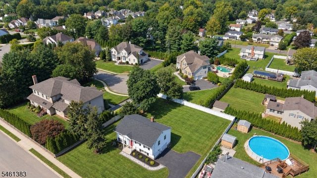 137 Hollywood Ave, Fairfield Twp., NJ 07004