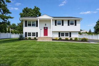 137 Hollywood Ave, Fairfield Twp., NJ 07004