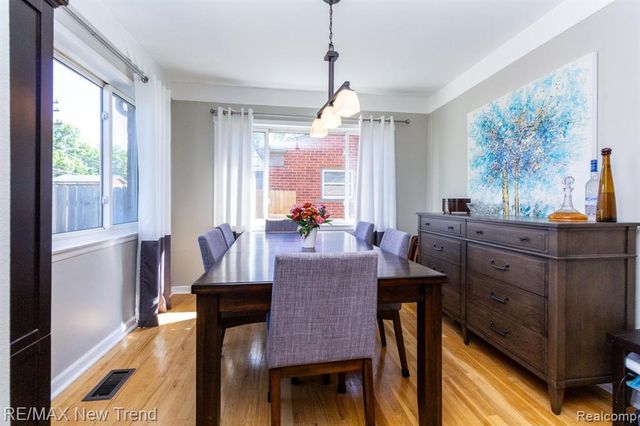 33146 Lyndon Street, Livonia, MI 48154