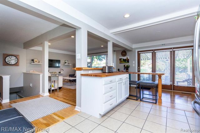 33146 Lyndon Street, Livonia, MI 48154