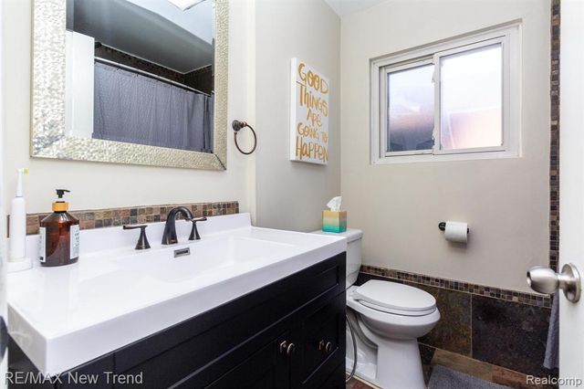 33146 Lyndon Street, Livonia, MI 48154