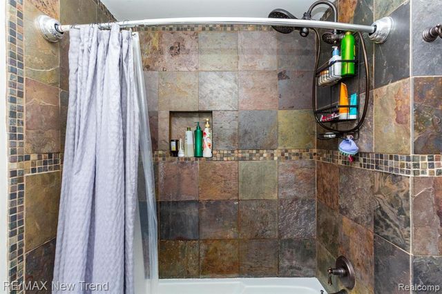 33146 Lyndon Street, Livonia, MI 48154