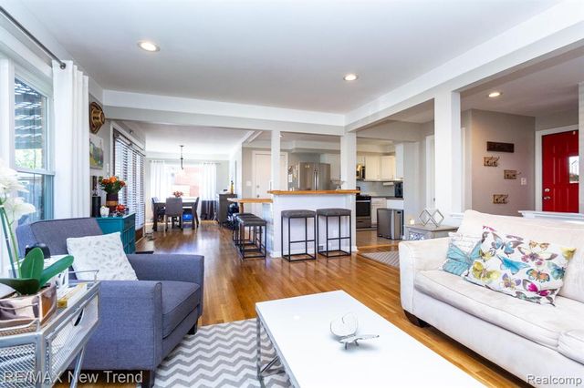 33146 Lyndon Street, Livonia, MI 48154