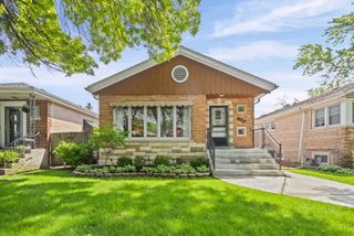 10055 S Fairfield Avenue, Chicago, IL 60655