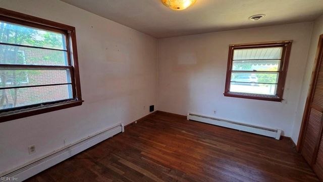 504 Winona DR, Hampton, VA 23661
