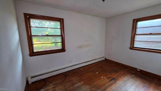 504 Winona DR, Hampton, VA 23661