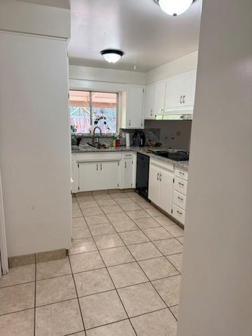 4866 Service Rd, Ceres, CA 95307