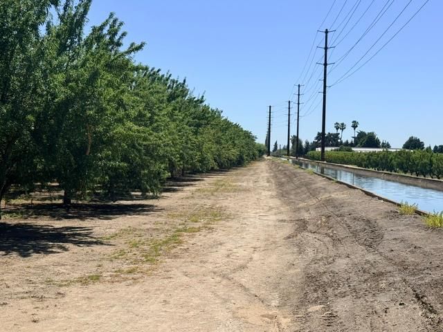 4866 Service Rd, Ceres, CA 95307