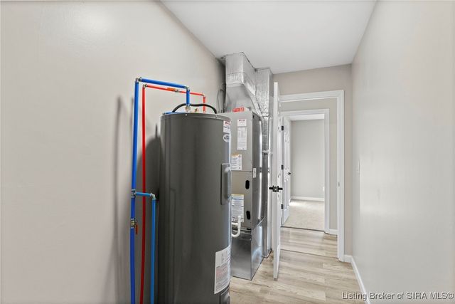 230 S 4th Street, Austin, IN 47102