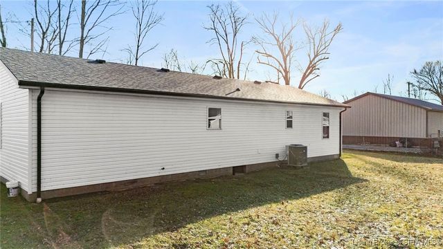 230 S 4th Street, Austin, IN 47102