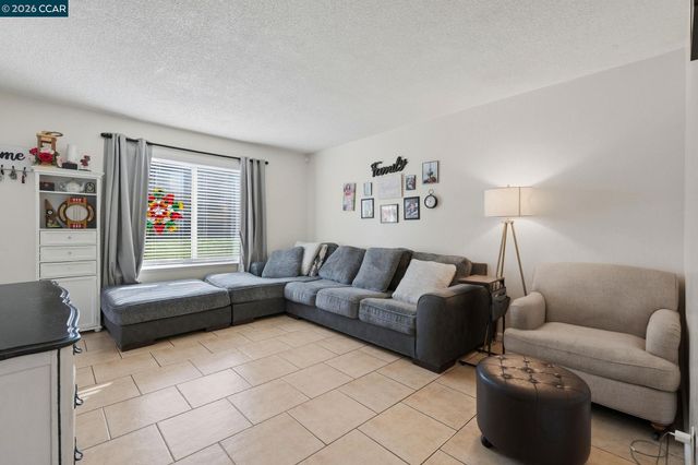 14 El Capitan Ln, Antioch, CA 94509