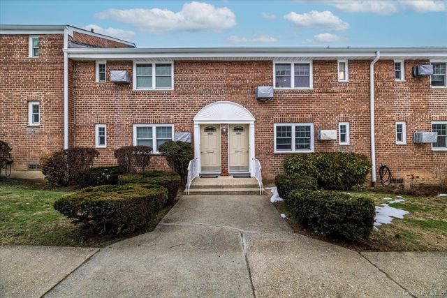 22930 Kingsbury Avenue upper, Oakland Gardens, NY 11364