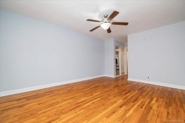 22930 Kingsbury Avenue upper, Oakland Gardens, NY 11364