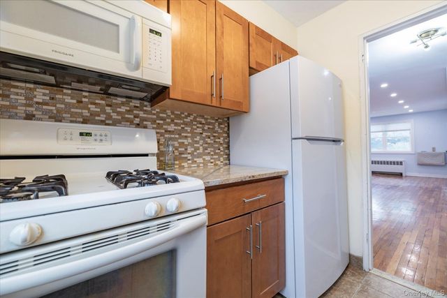 22930 Kingsbury Avenue upper, Oakland Gardens, NY 11364