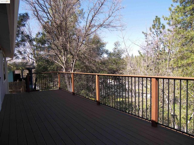 22690 Hidden Hollow Rd., Groveland, CA 95321