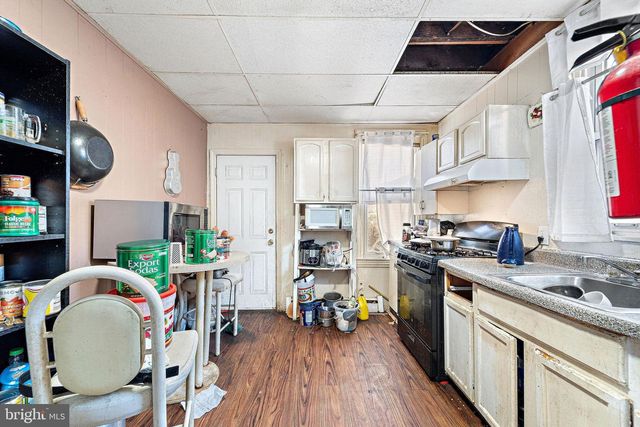 2817 WESTFIELD AVE, Camden, NJ 08105