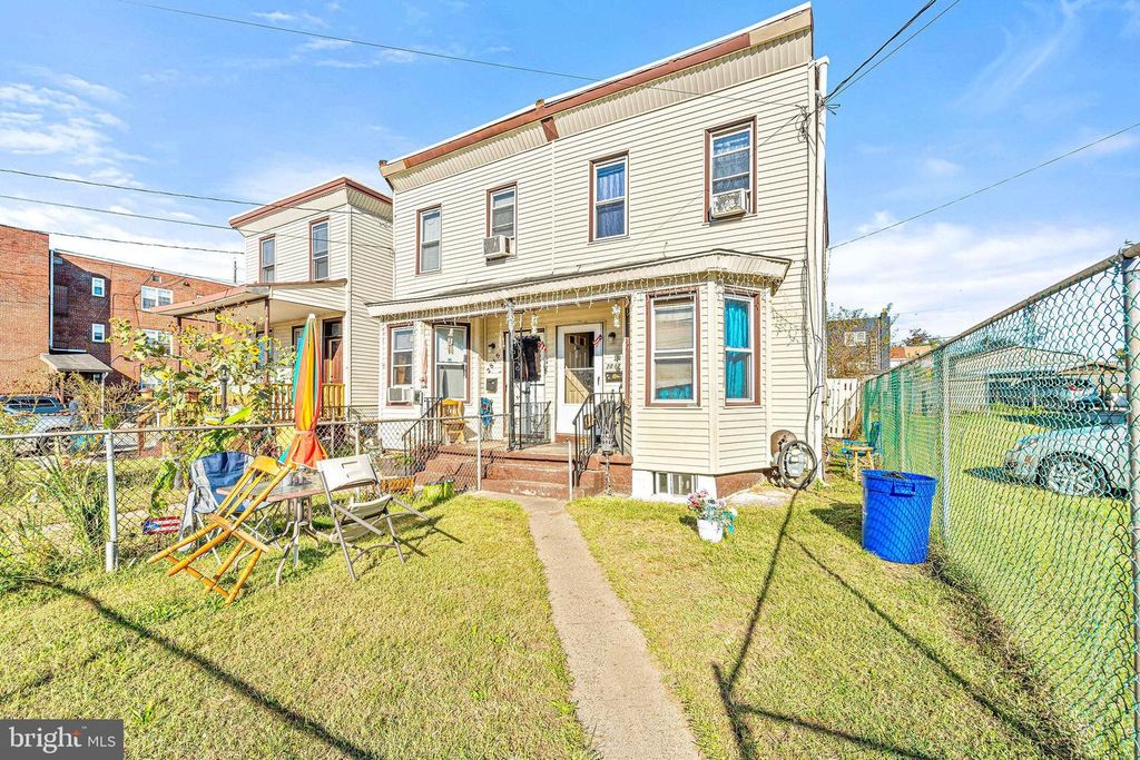 2817 WESTFIELD AVE, Camden, NJ 08105