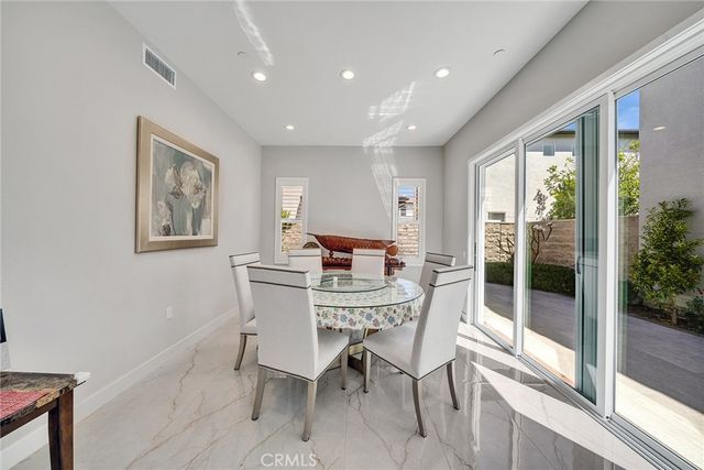 220 Amber Oak, Lake Forest, CA 92630