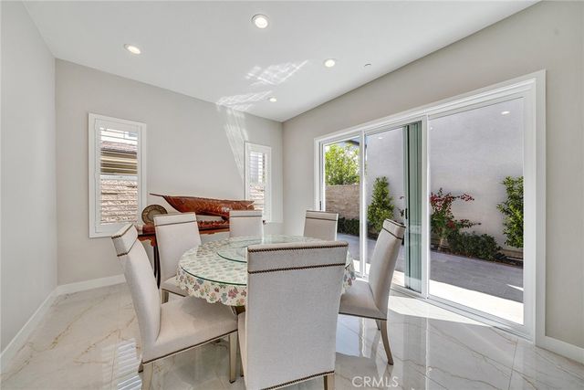 220 Amber Oak, Lake Forest, CA 92630