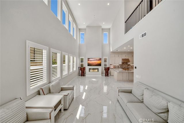 220 Amber Oak, Lake Forest, CA 92630