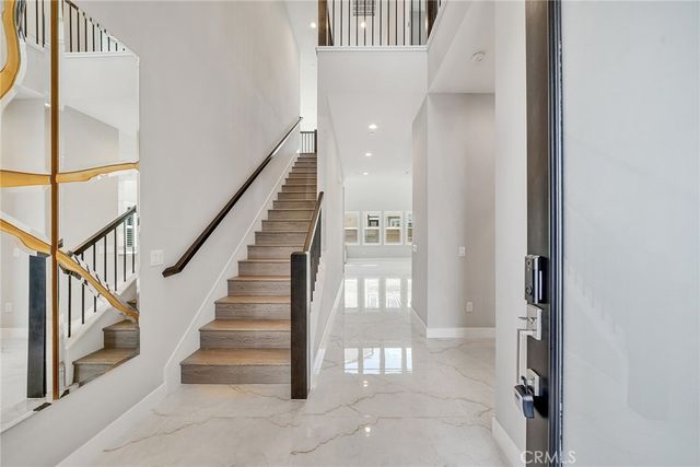 220 Amber Oak, Lake Forest, CA 92630