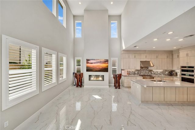 220 Amber Oak, Lake Forest, CA 92630