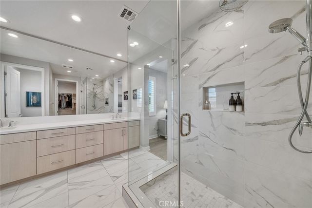 220 Amber Oak, Lake Forest, CA 92630
