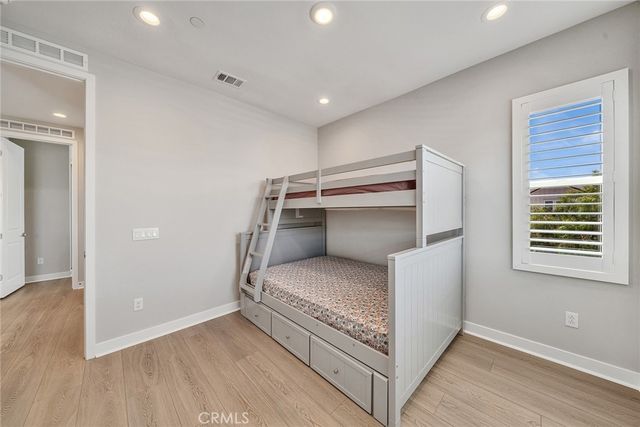 220 Amber Oak, Lake Forest, CA 92630