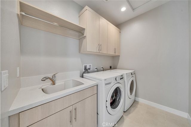 220 Amber Oak, Lake Forest, CA 92630