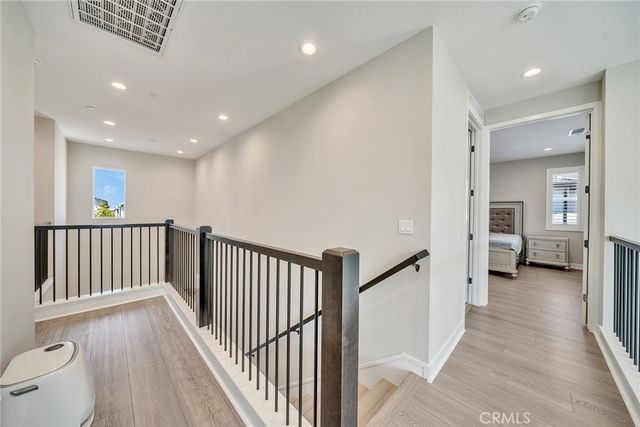 220 Amber Oak, Lake Forest, CA 92630