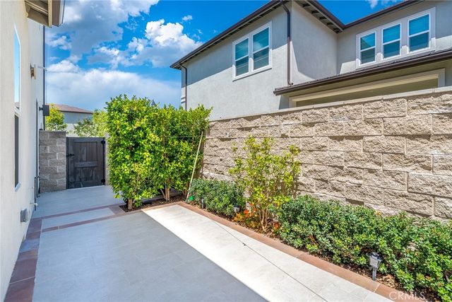 220 Amber Oak, Lake Forest, CA 92630