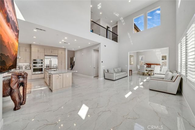 220 Amber Oak, Lake Forest, CA 92630