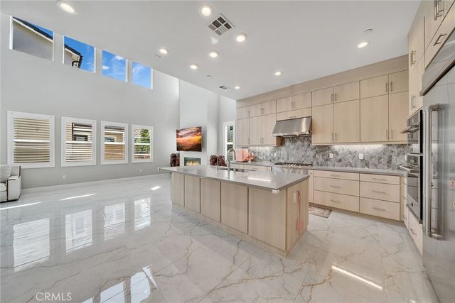 220 Amber Oak, Lake Forest, CA 92630