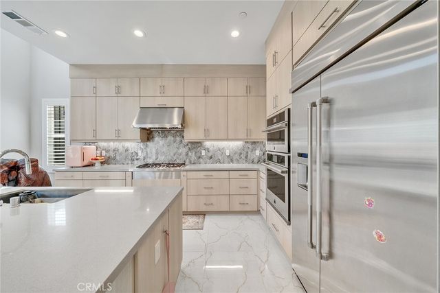 220 Amber Oak, Lake Forest, CA 92630