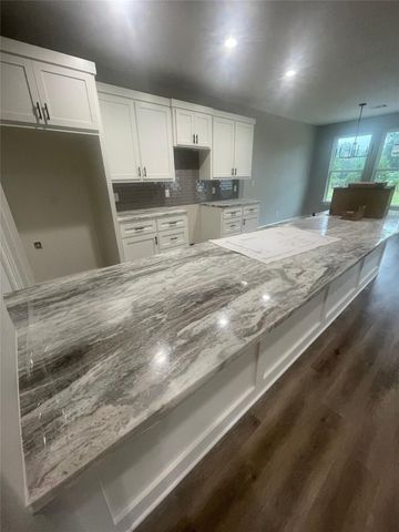 1208 Ada Street, New Waverly, TX 77358