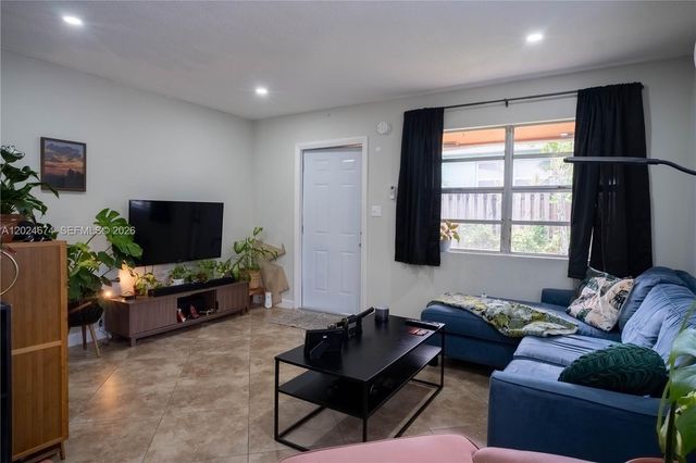 813 SW 29th Street, Fort Lauderdale, FL 33315
