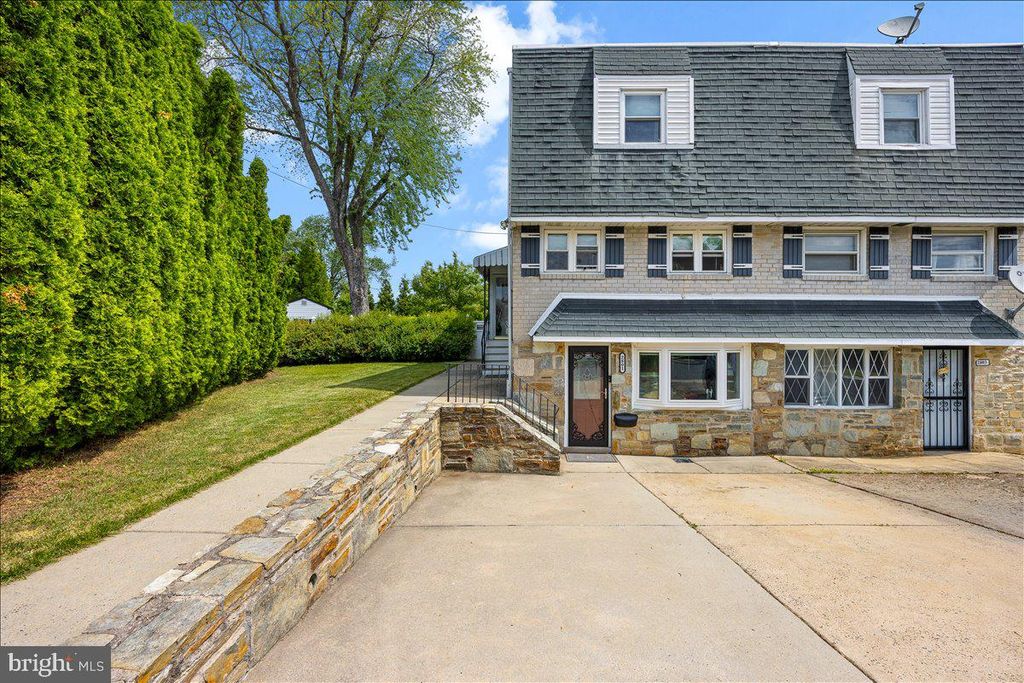 2801 SHIPLEY RD, Philadelphia, PA 19152