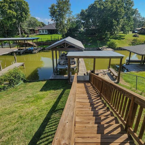 278 Shelter Cove Drive, Livingston, TX 77351