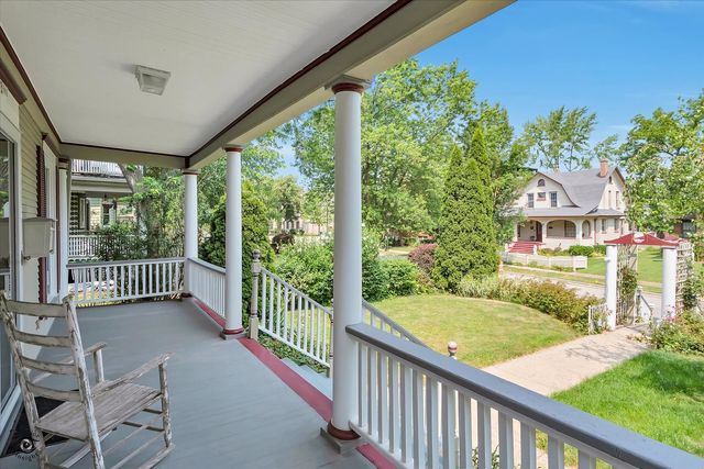 662 Glenwood Avenue, Joliet, IL 60435