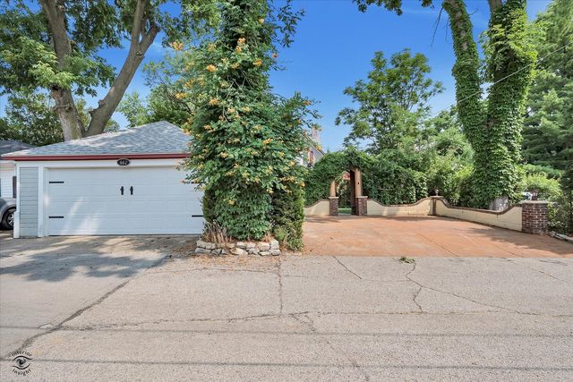 662 Glenwood Avenue, Joliet, IL 60435