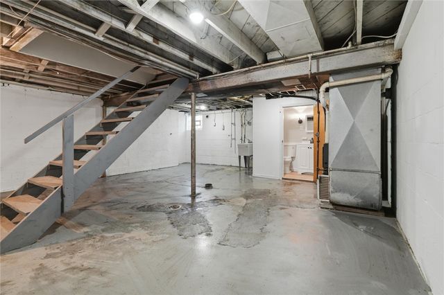 923 Craig St, Mckeesport, PA 15132