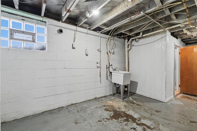 923 Craig St, Mckeesport, PA 15132