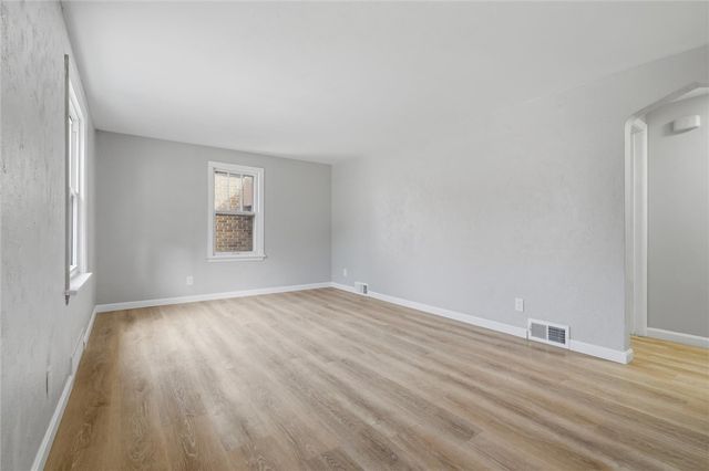 923 Craig St, Mckeesport, PA 15132