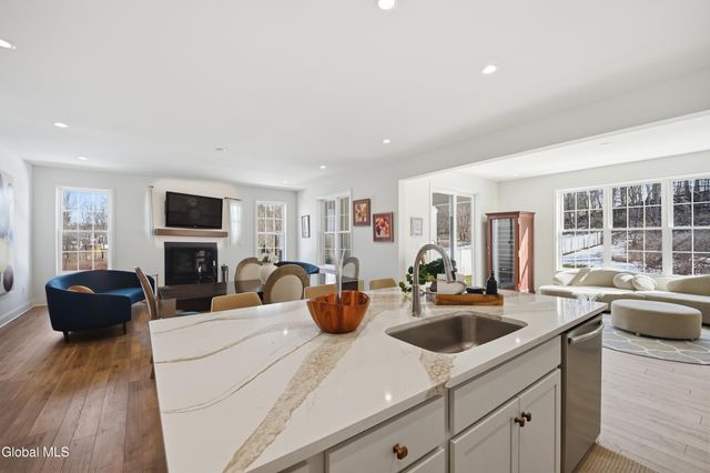 24 Wetherby Court, Colonie, NY 12047