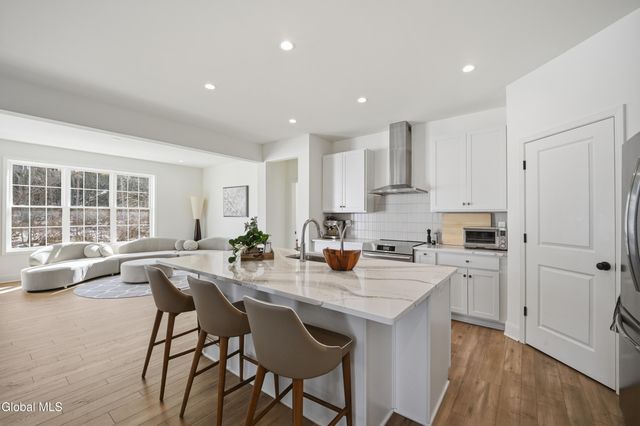 24 Wetherby Court, Colonie, NY 12047