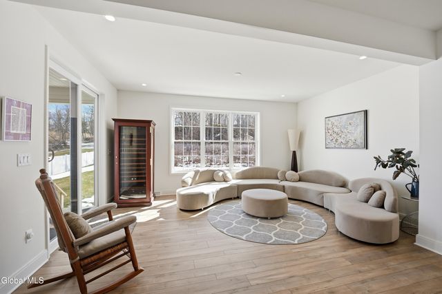 24 Wetherby Court, Colonie, NY 12047