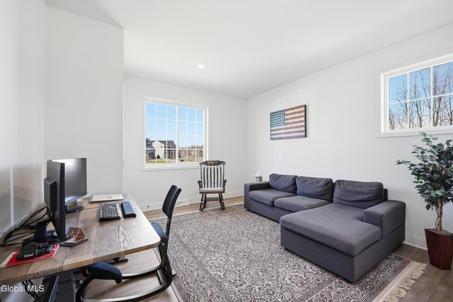 24 Wetherby Court, Colonie, NY 12047